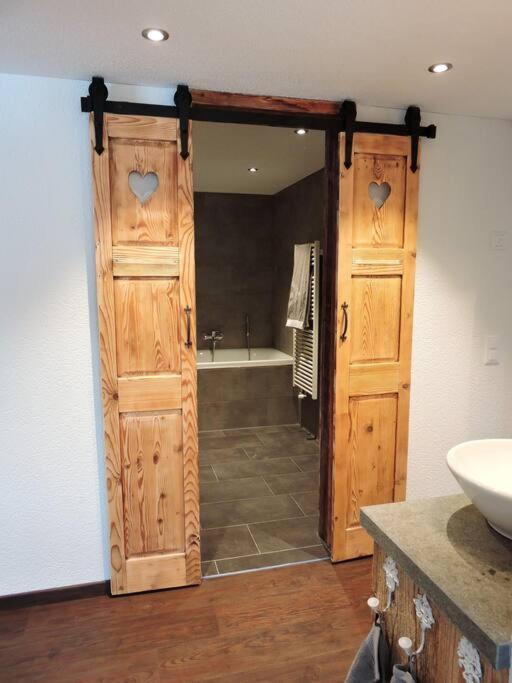 Urchige 2-Zimmerwohnung Matten  ภายนอก รูปภาพ