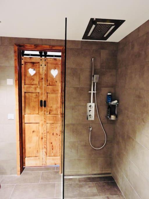 Urchige 2-Zimmerwohnung Matten  ภายนอก รูปภาพ