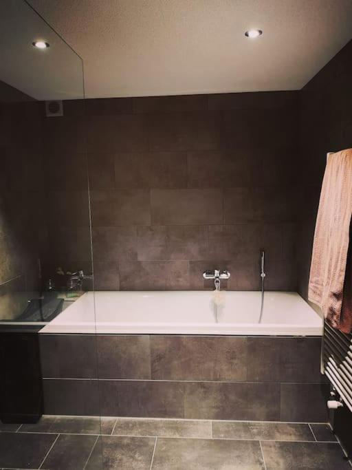 Urchige 2-Zimmerwohnung Matten  ภายนอก รูปภาพ